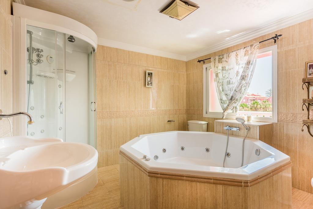 Majestic Villa By The Beach Heated Private Pool & Jacuzzi Benalmádena Esterno foto